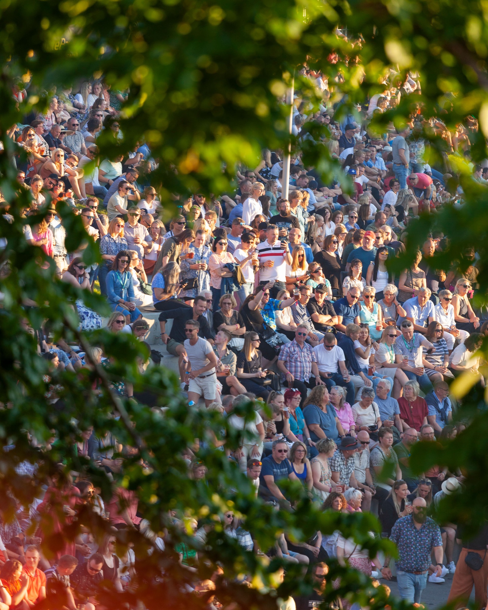 Publikum og festivalstemning under Steinkjerfestivalen i Steinkjer sentrum